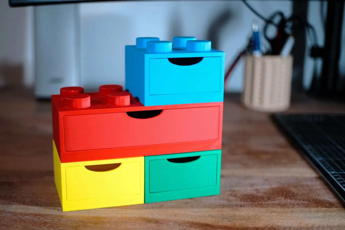Cajas apilables que encastran como bloques
