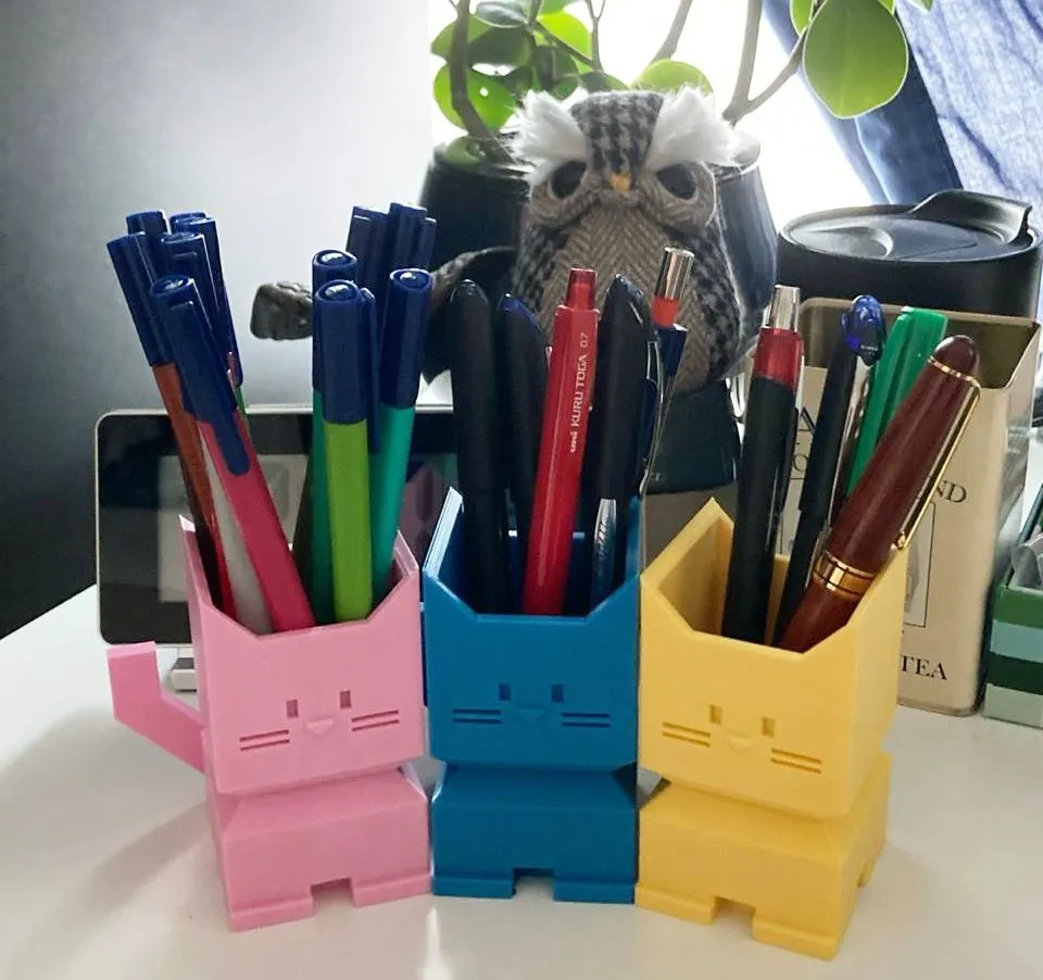 Portalápices con forma de gato sentado