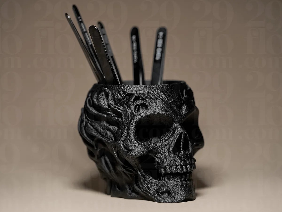 Portalápices con forma de calavera tamaño real