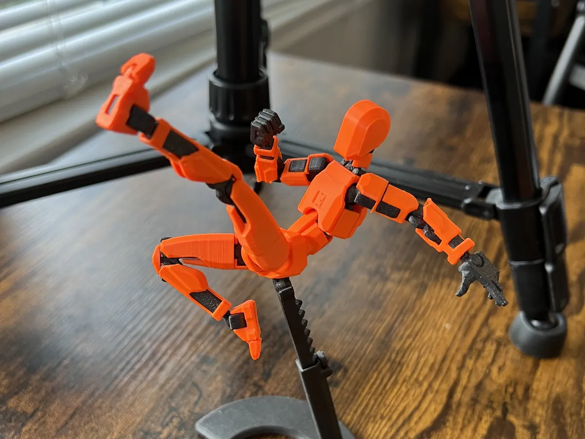 Maniquí articulado para dibujar poses