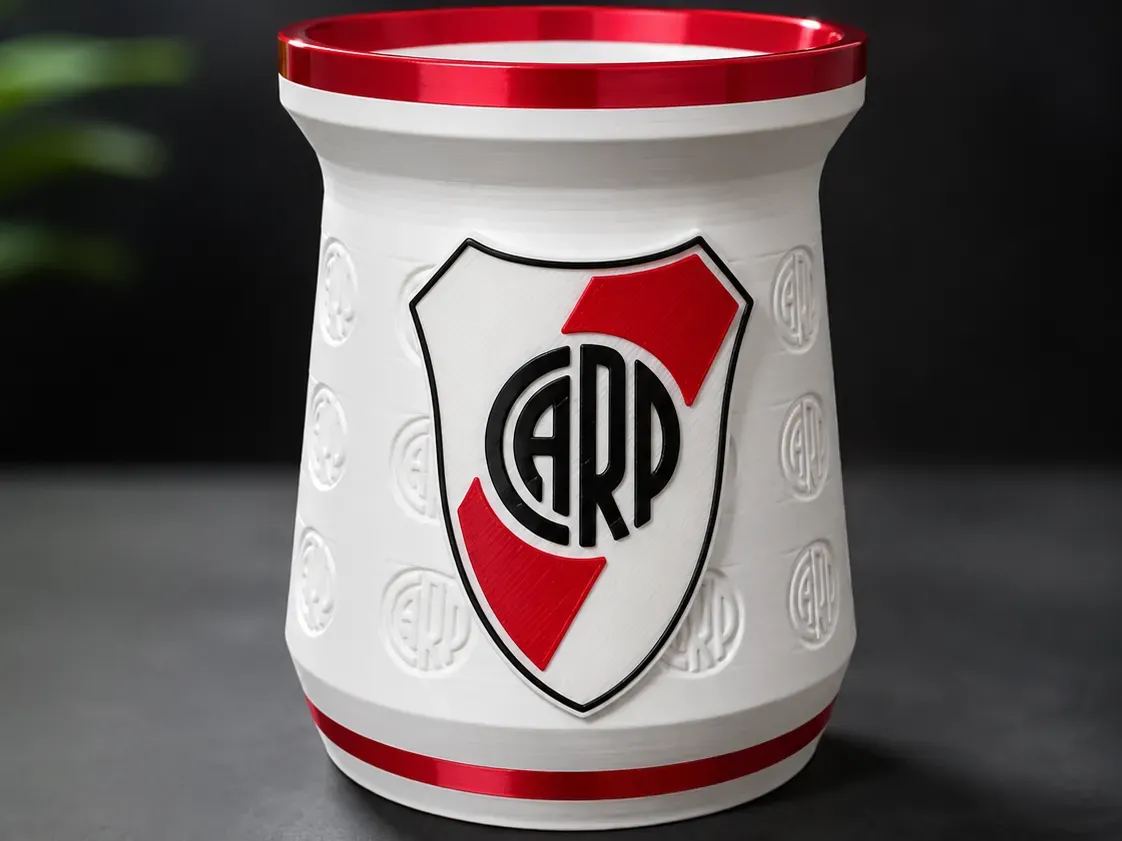 Mate con franja diagonal en relieve