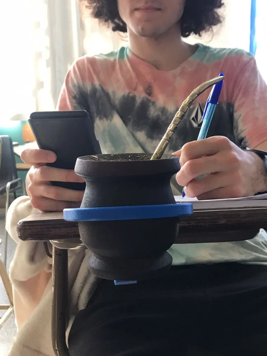 Porta mate con morsa para escritorio