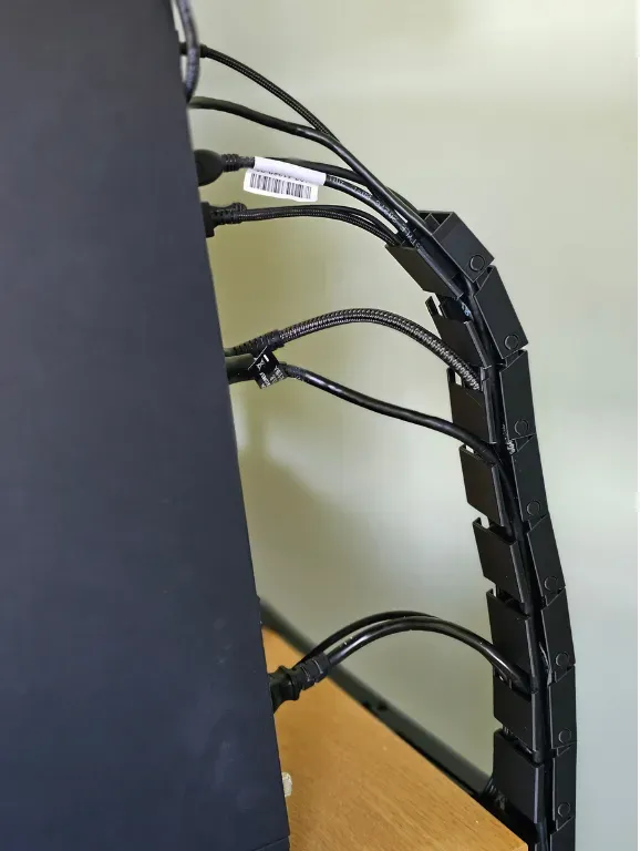 Cadena modular para cables de escritorio