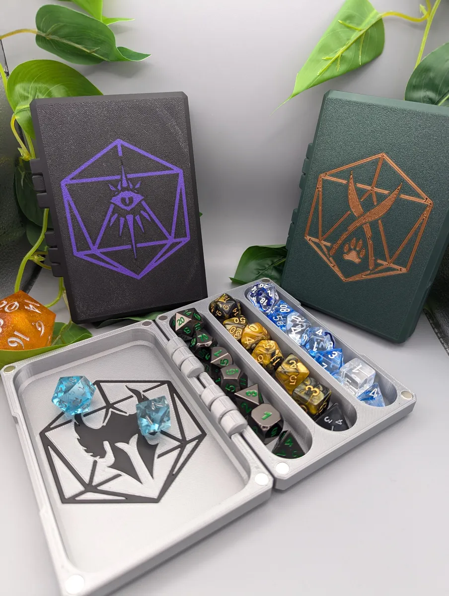 Cofre para tres juegos de dados con bandeja