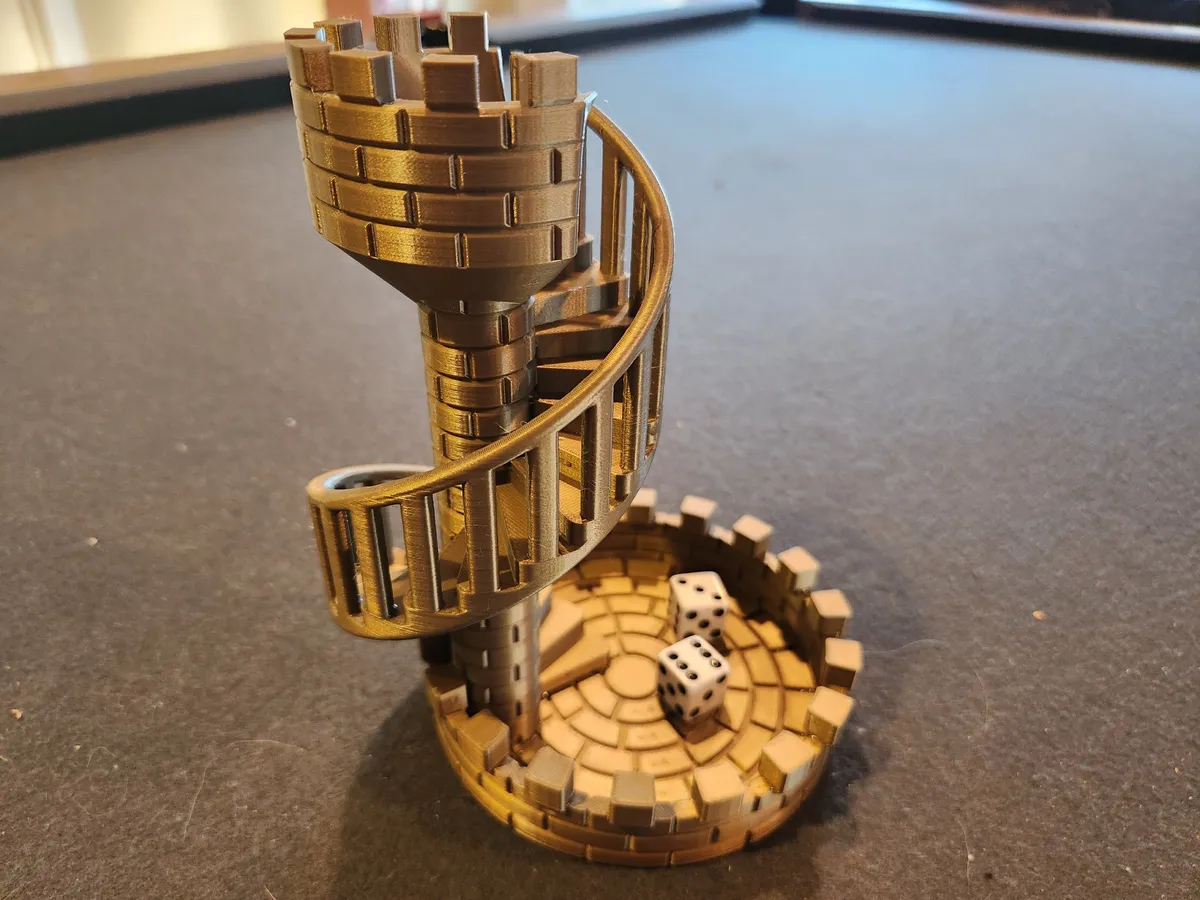Torre de dados con escalera caracol interna