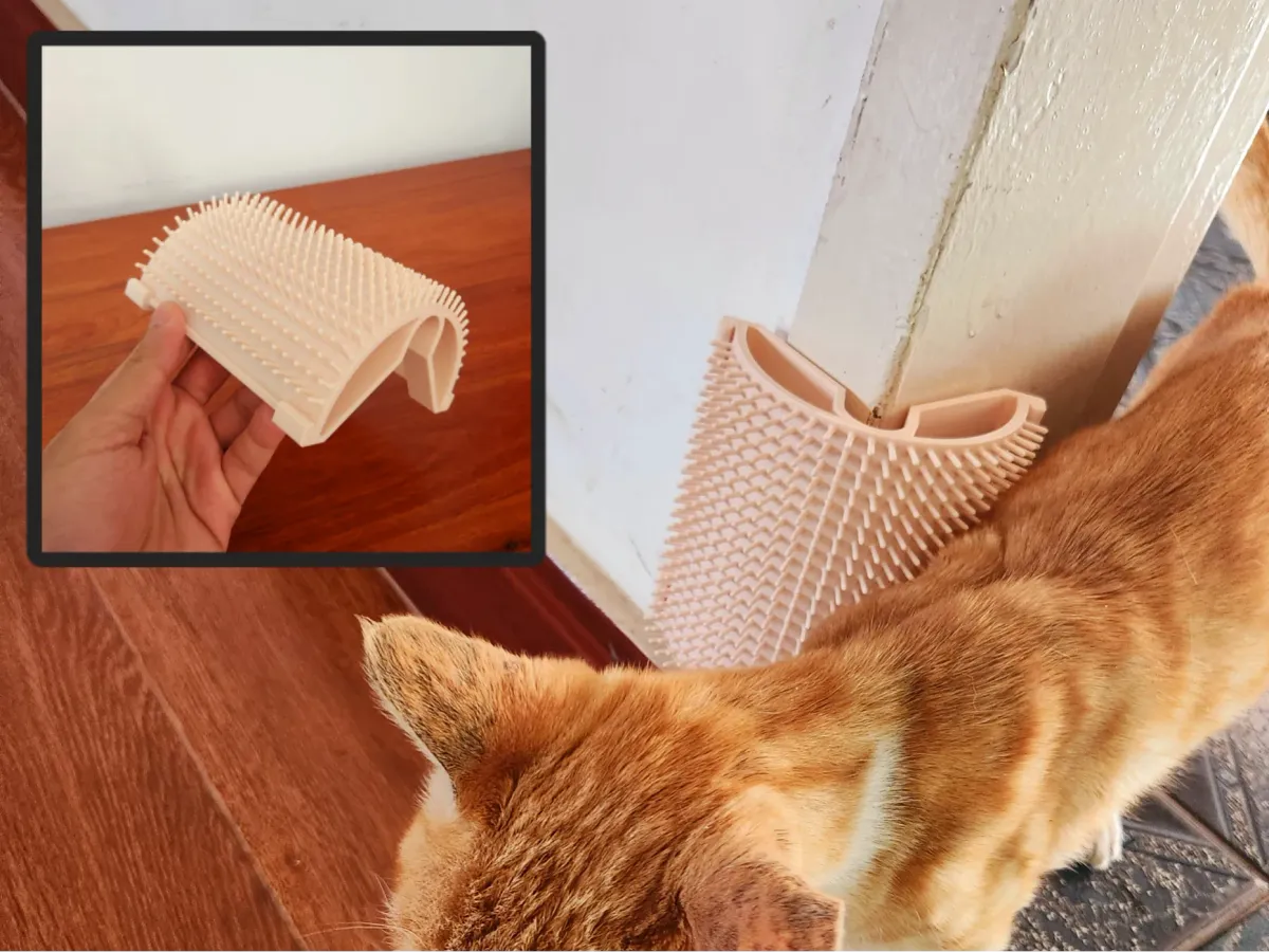 Rascador de pared para gatos con cepillo