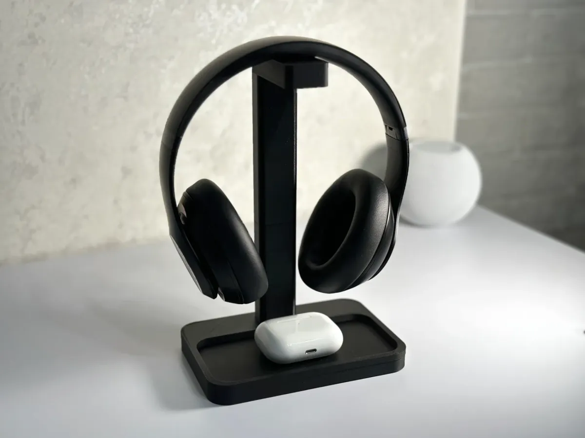 Soporte de auriculares con bandeja