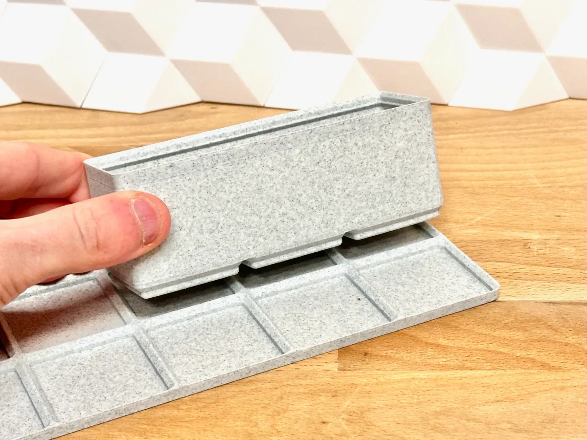 Bandejas modulares livianas de paredes finas