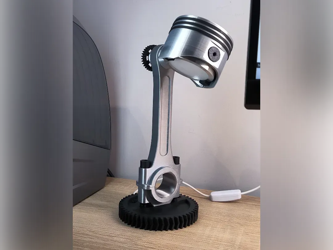 Lámpara con forma de pistón de motor