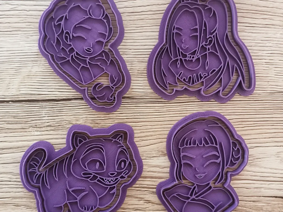 Cortantes de galletitas con tres figuras animadas