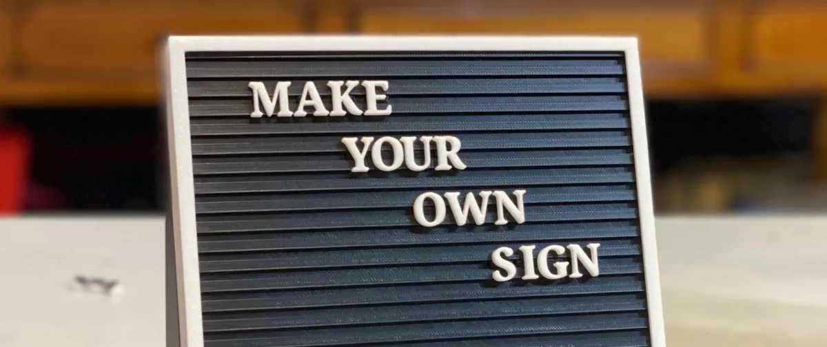 Cartel a medida con letras en relieve