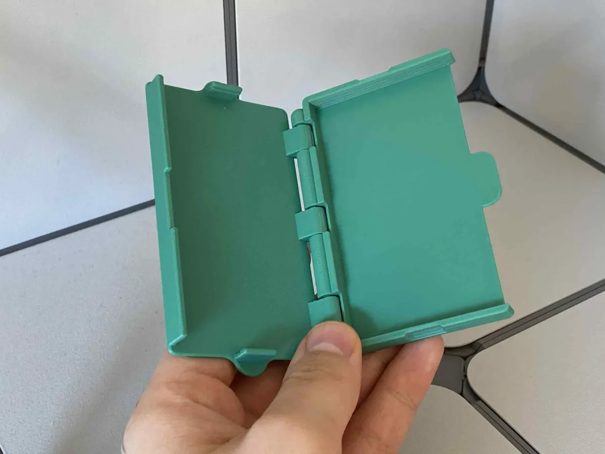 Cajita para tarjetas con tapa a presión