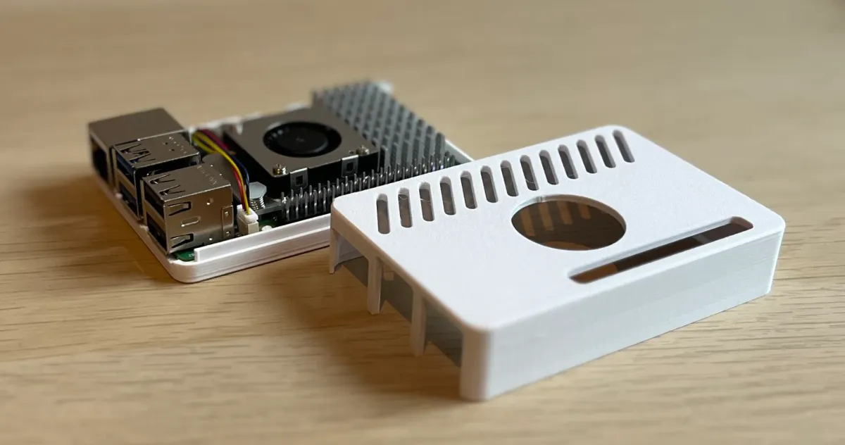 Caja mínima de dos piezas para microcomputadora