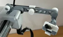Caja para módulo de cámara con rótula orientable