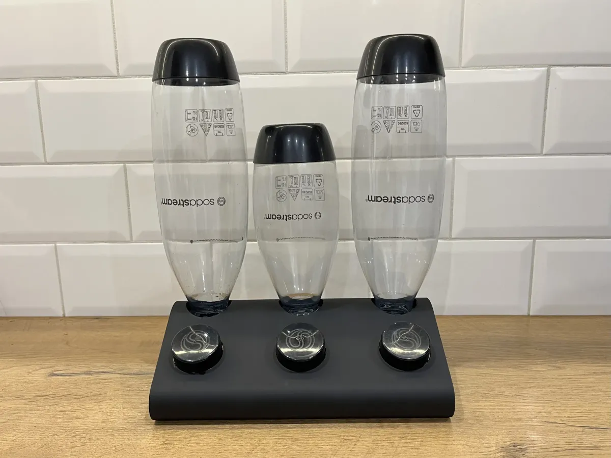 Soporte para tres botellas de gasificadora