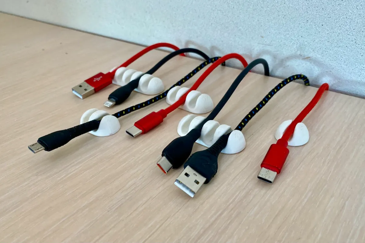 Sujetadores de cables para borde de escritorio