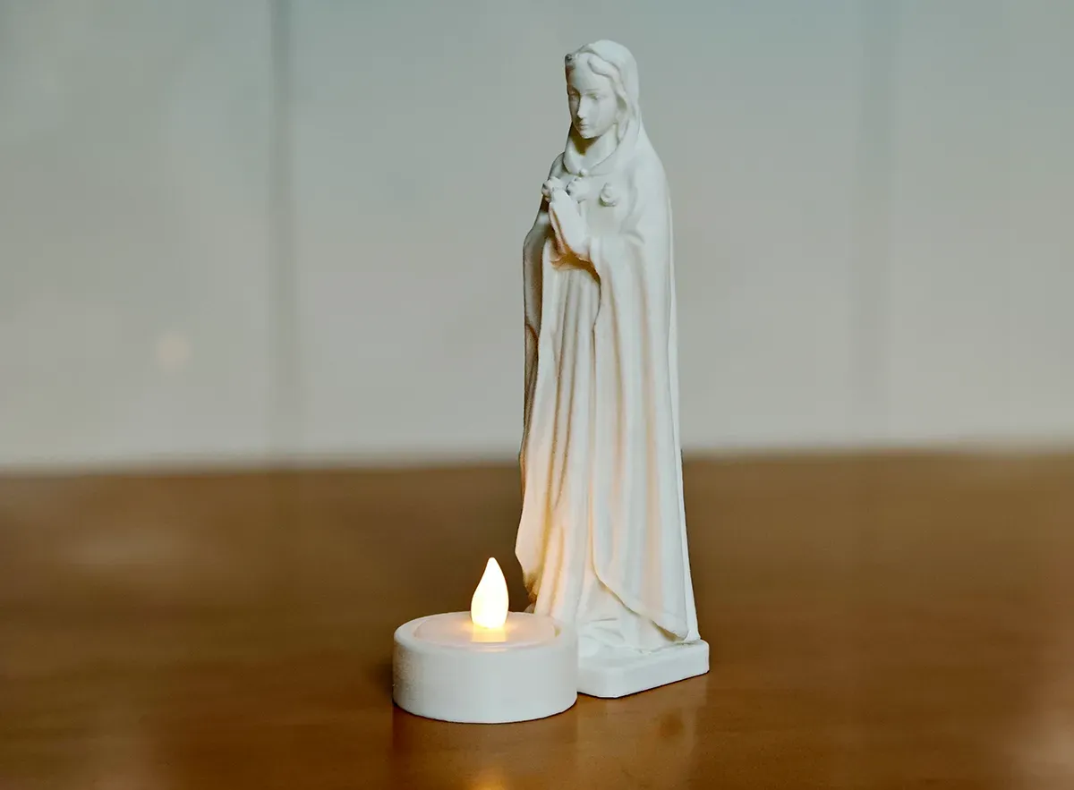 Imagen de la Virgen retroiluminada