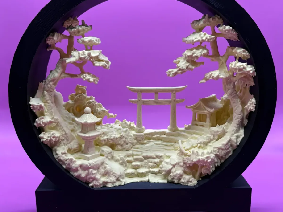 Pórtico japonés en miniatura con corchos