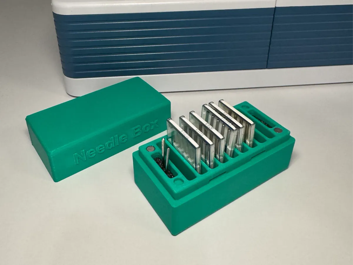 Caja para agujas de máquina de coser
