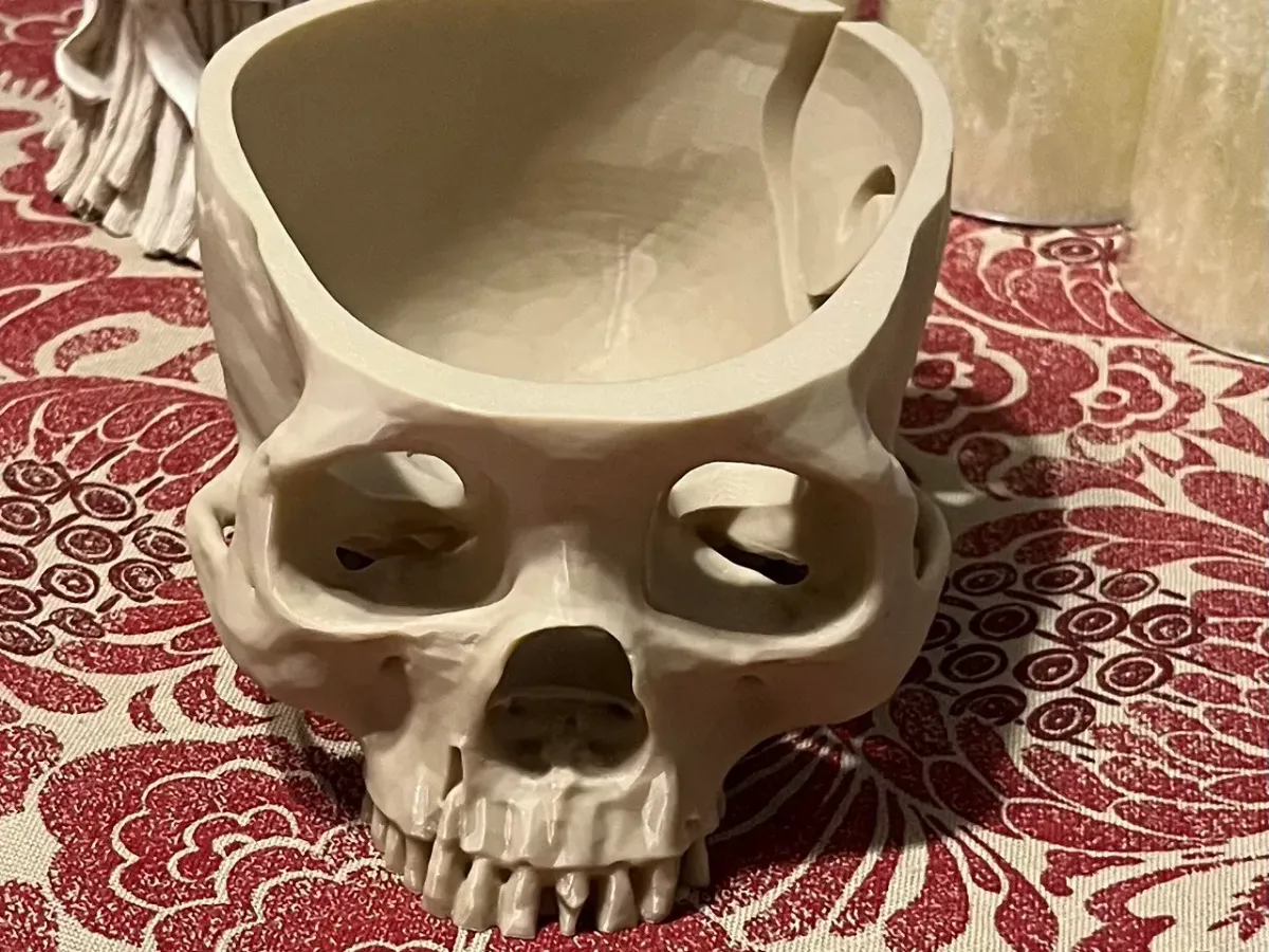 Cuenco para ovillos con forma de calavera