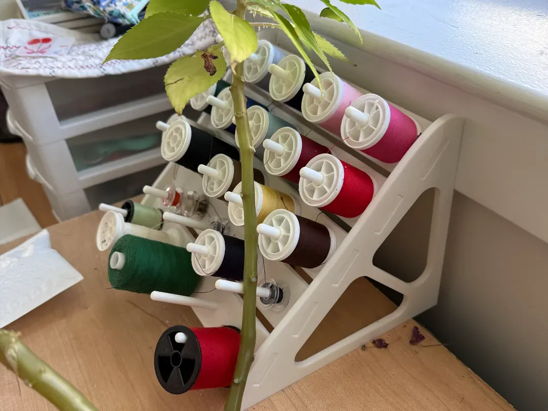 Soporte modular para carreteles de hilo