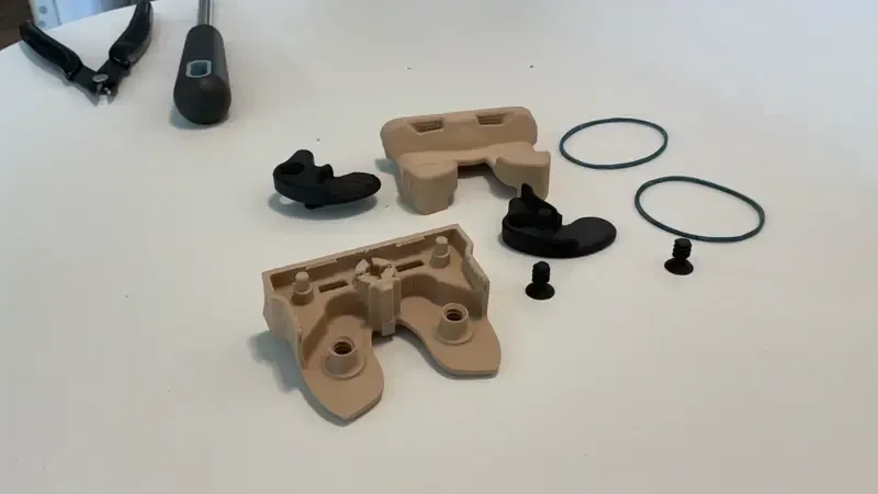 Soporte para máquina de afeitar con mecanismo móvil