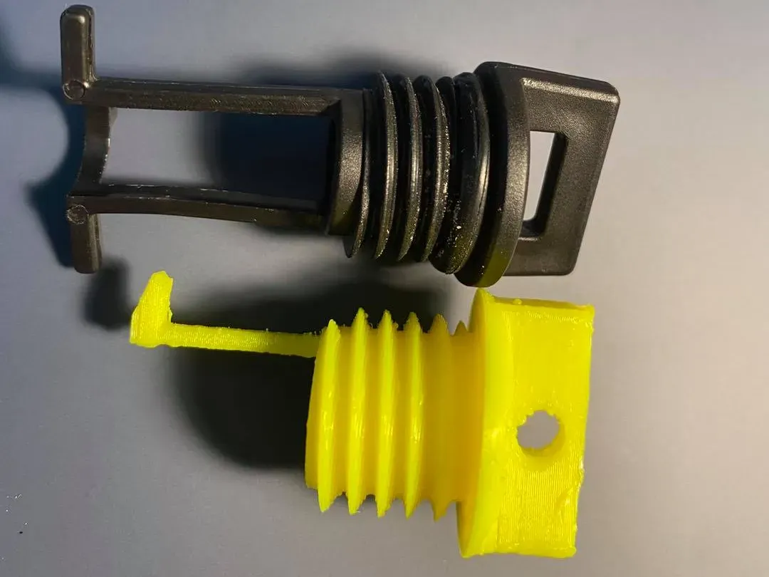 Tapón de desagüe para casco de kayak