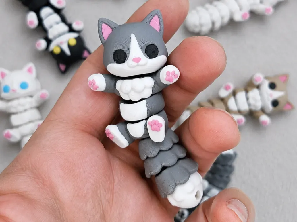 Gato articulado con llavero e imán
