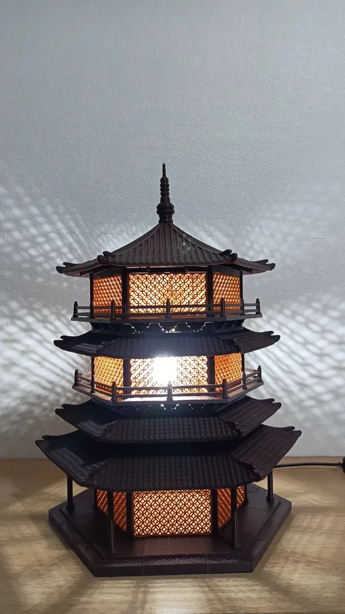 Pagoda china armable con ensambles de caja y espiga