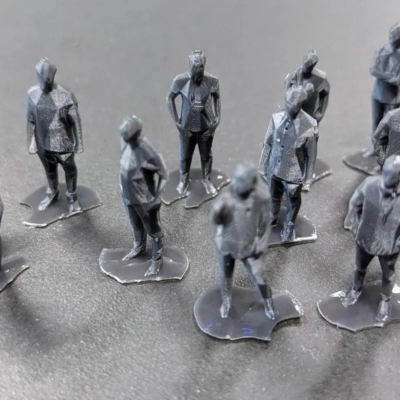Juego de cincuenta figuras humanas variadas, escala 1:500