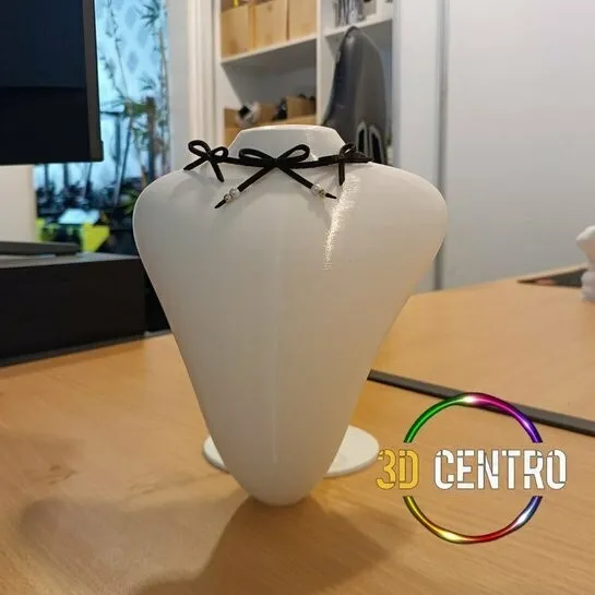 Exhibidor de collares y cadenas para vidriera