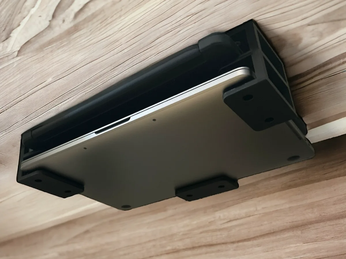 Estante bajo el escritorio para dos notebooks