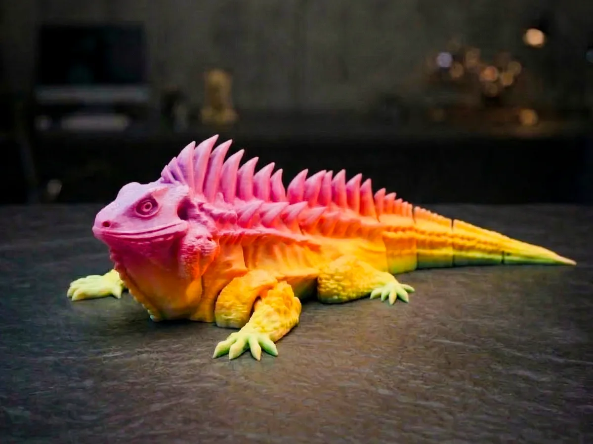 Iguana articulada realista