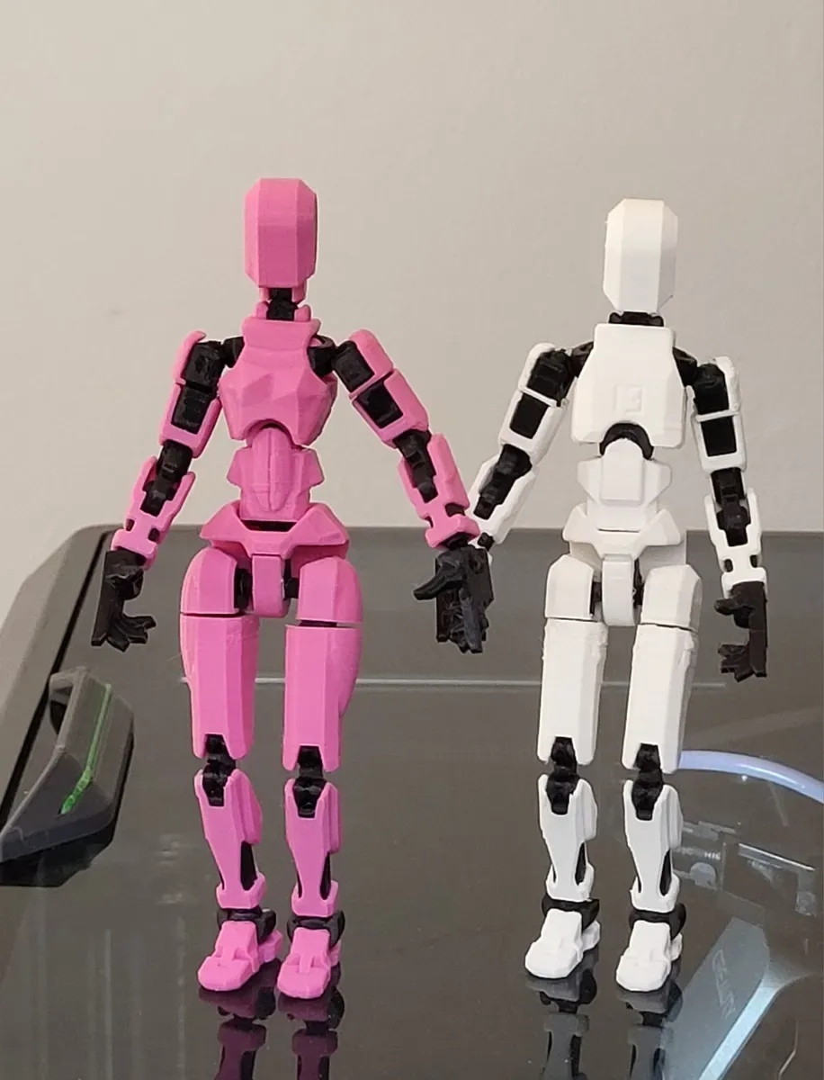 Muñeca articulada para poses en tarjeta
