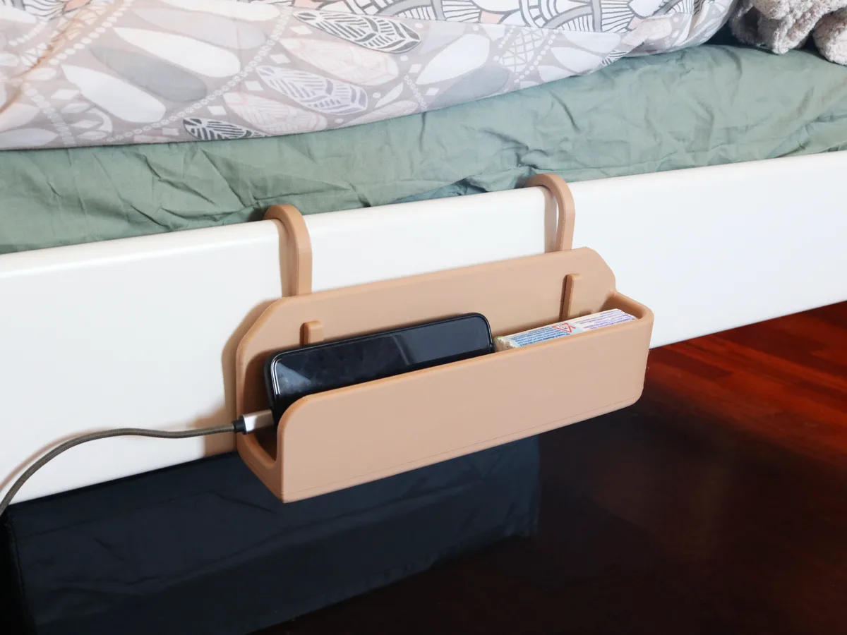 Caja colgante para el costado de la cama