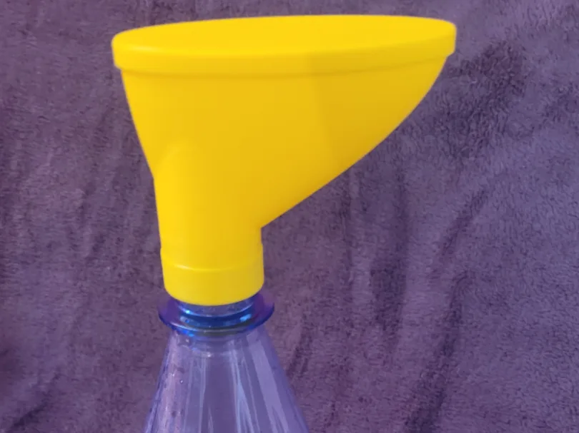 Embudo de emergencia para botella