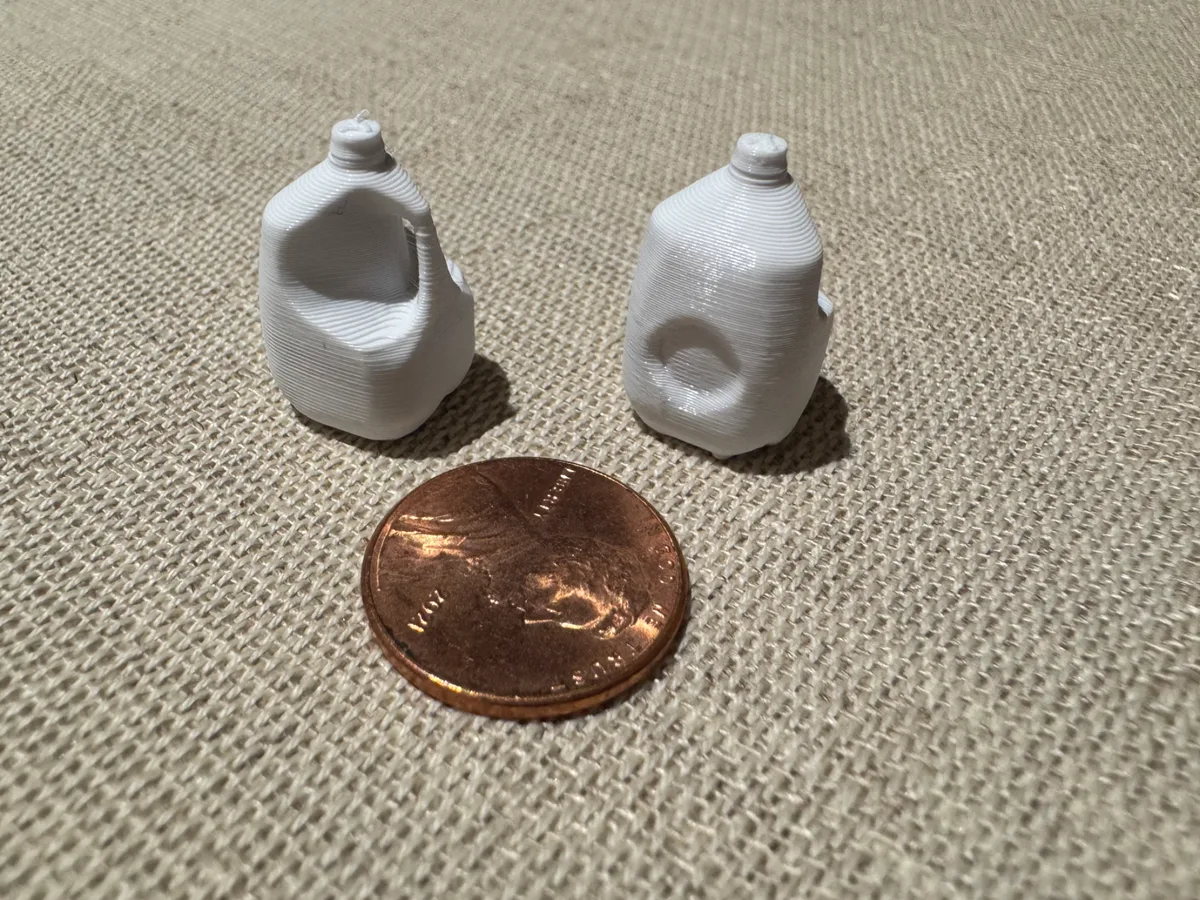 Botellones de leche en miniatura
