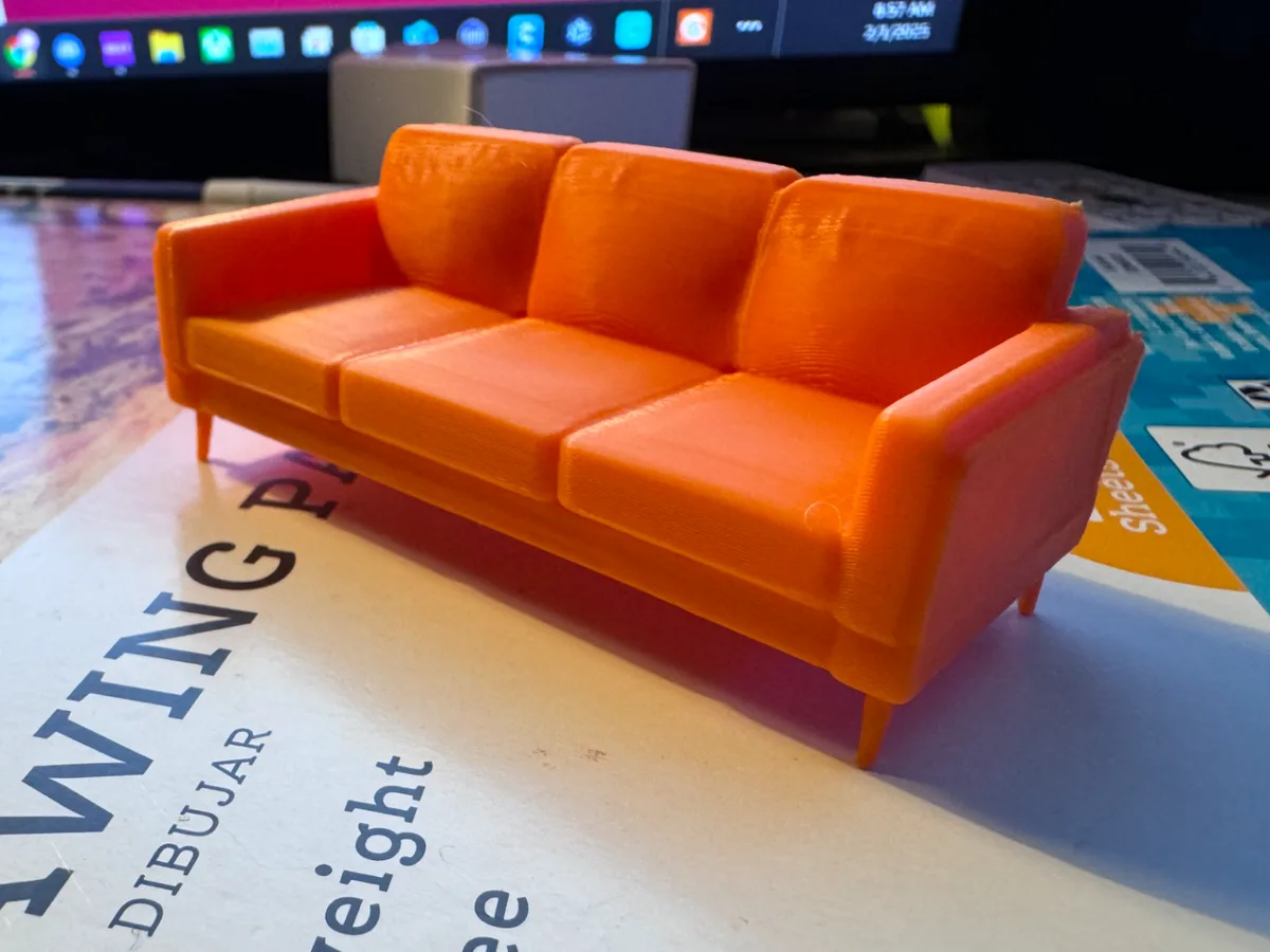 Sillón moderno en miniatura