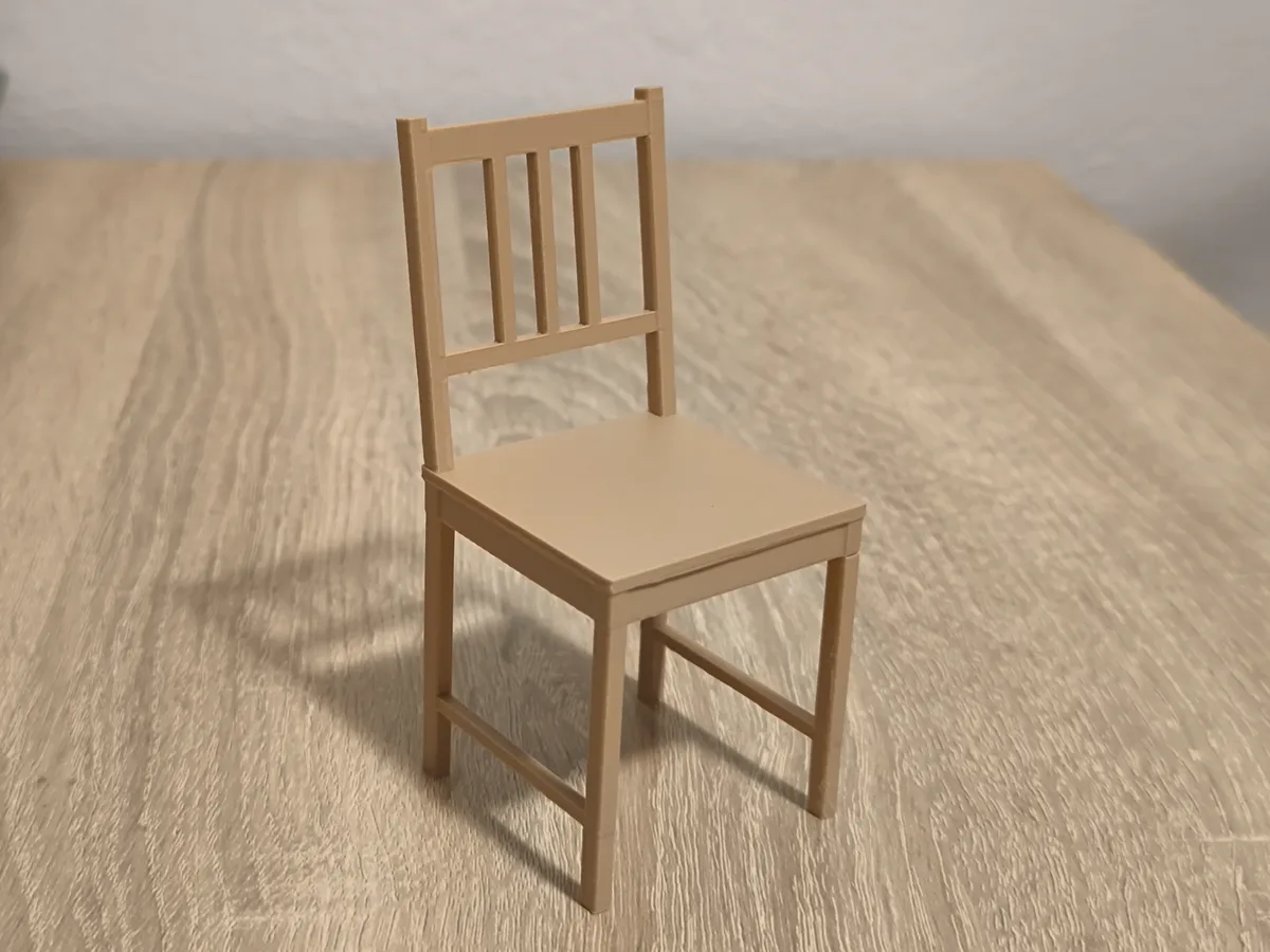Silla clásica en miniatura