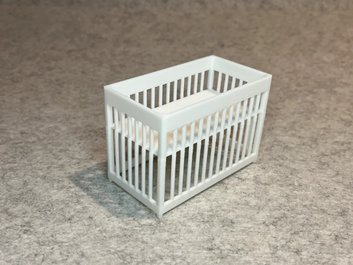 Cuna de bebé en miniatura