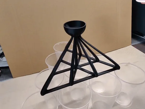 Embudo para juego de mesa de vasos