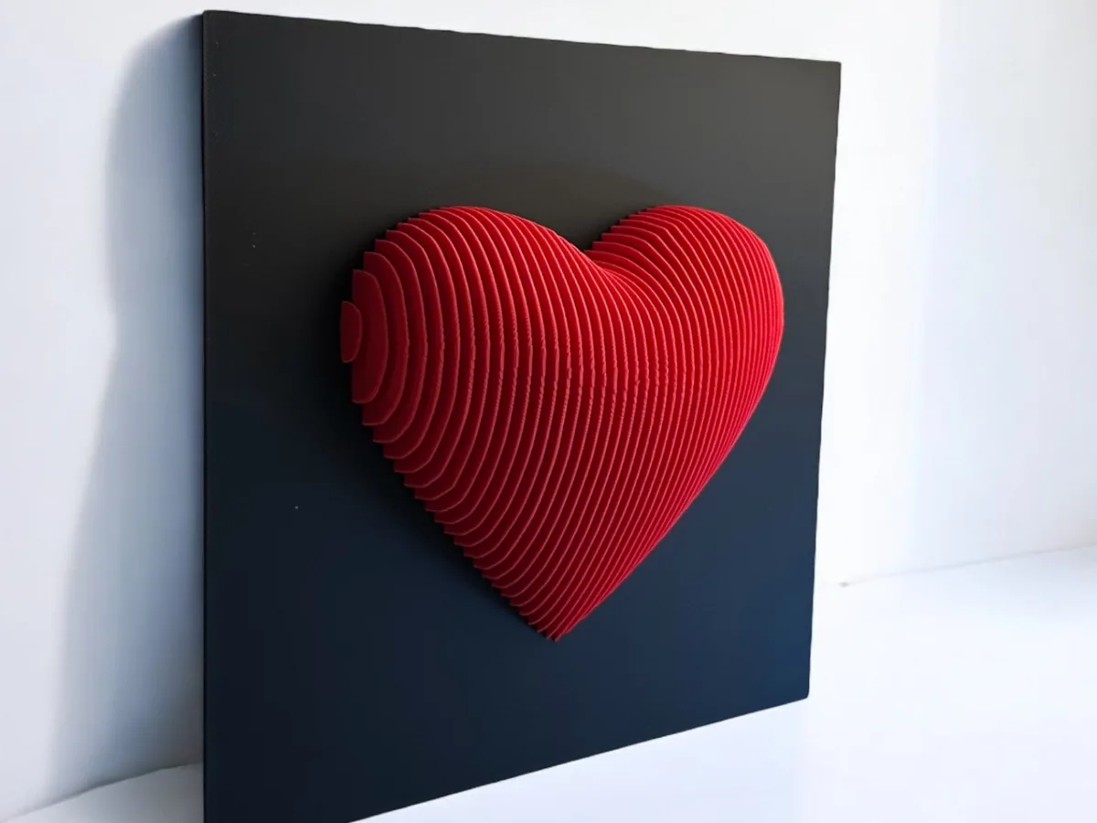 Escultura de corazón en capas