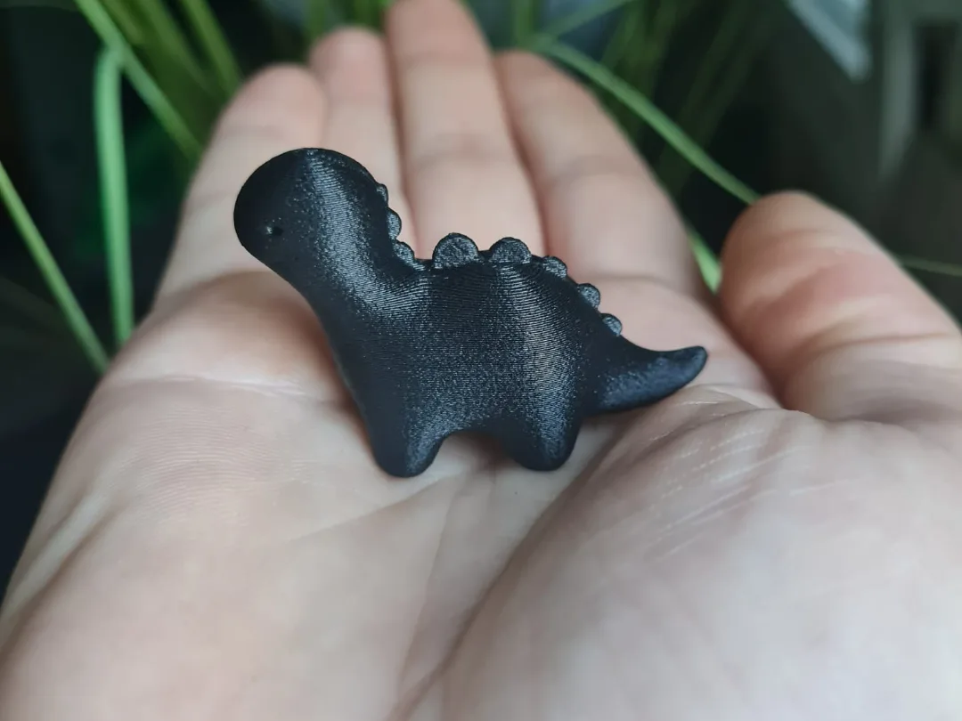 Figura de dinosaurio con púas