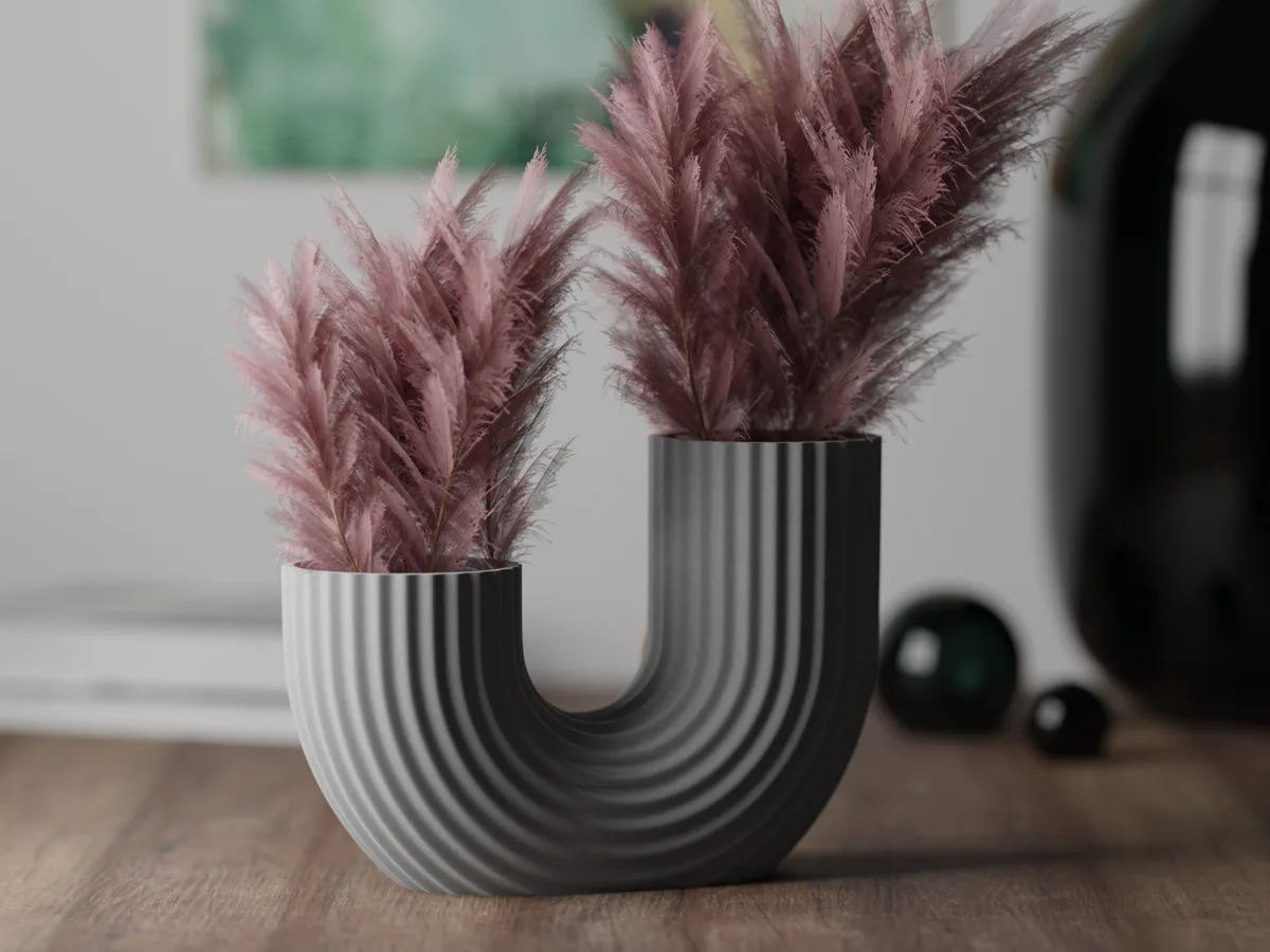 Jarrón minimalista con forma de U