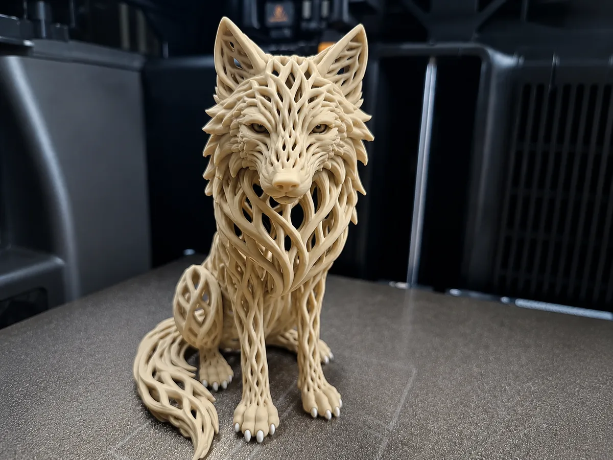 Lobo calado de facetas