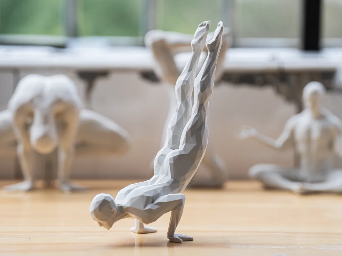 Figura de yoga de adorno