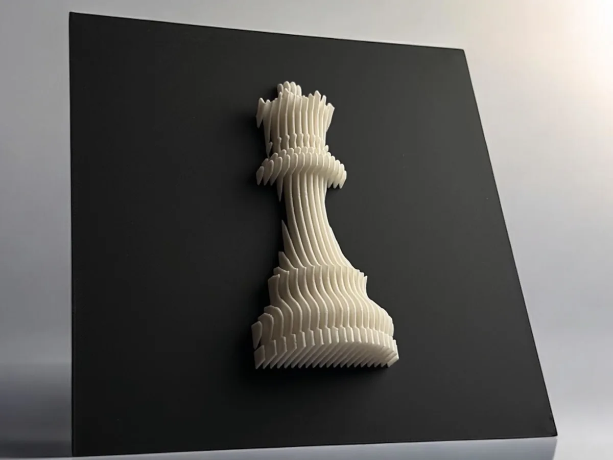 Escultura de reina de ajedrez