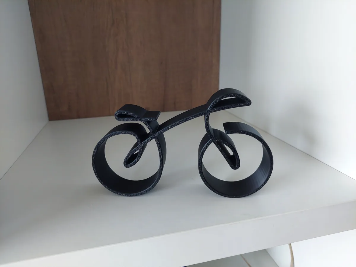 Bicicleta decorativa de líneas