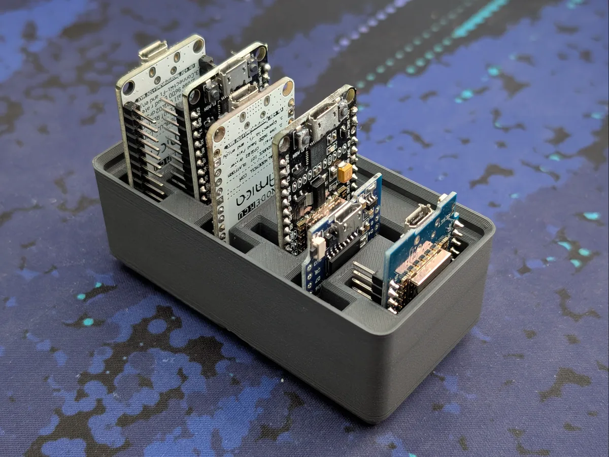 Soporte Gridfinity para placas de desarrollo