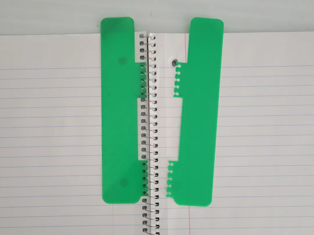 Señalador para cuaderno espiralado